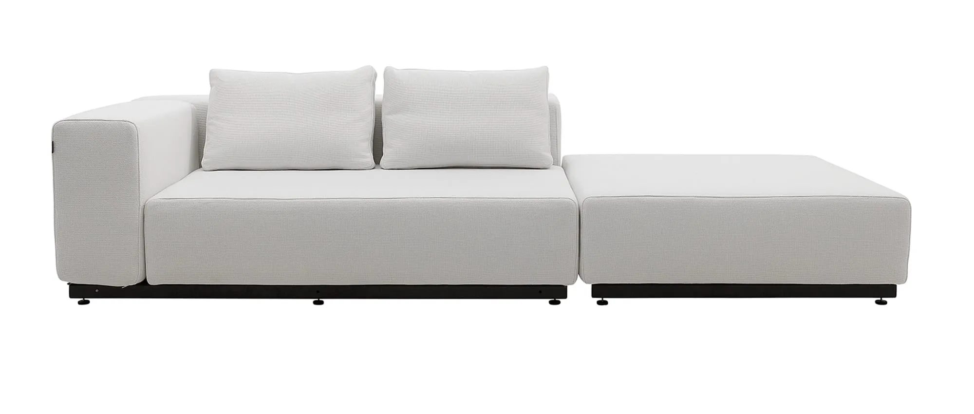 Hier der NEVADA Hocker von Softline mit dem Zweisitzer Sofa NEVADA