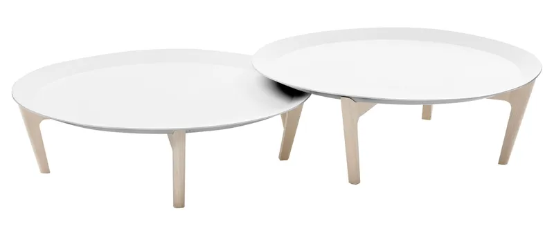 Der Couchtisch TRAY von Softline ist in zwei Größen erhältlich, die sich auch wunderbar kombinieren lassen