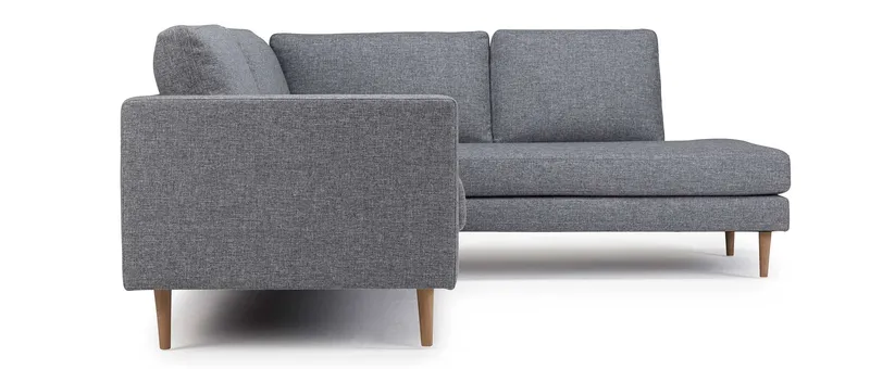 Das TRONDHEIM Designer Ecksofa besitzt breite oder schmale Armlehnen und spitze Holz- oder Metallfüße
