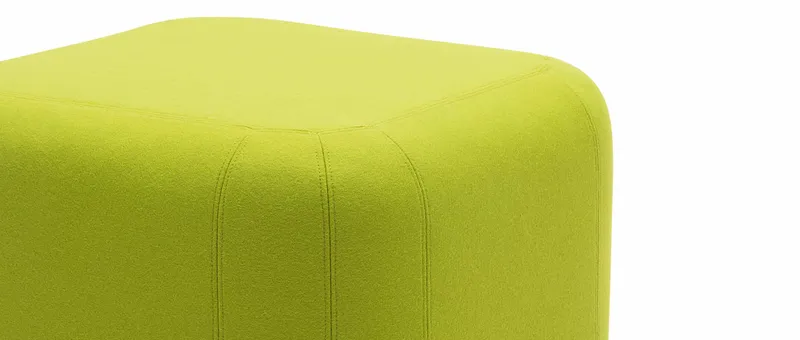 Durch seine abgerundeten Ecken bekommt der QUADRO Hocker einen soften Look