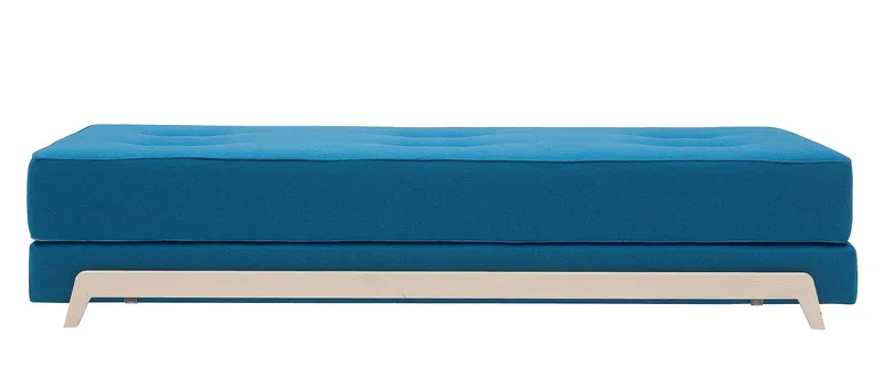Für das FRAME Schlafsofa von Softline gibt es eine große Stoff- und Kunstlederauswahl