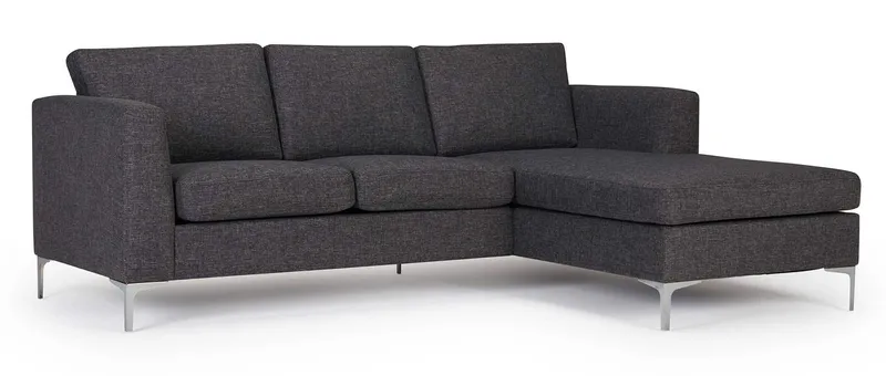 Hier das TRELLEBORG 2-Sitzer Ecksofa mit Longchair rechts mit Rückenkissen, Polsterarmlehnen und Chromfüße