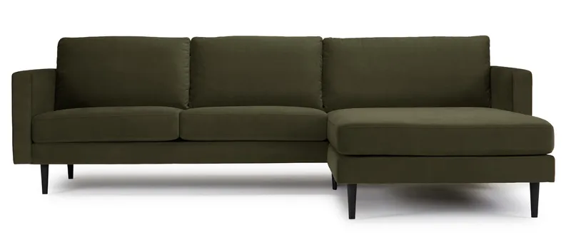 Der Longchair kann links oder rechts vom Sofa gewählt werden - hier zu sehen rechts, mit schwarzen Holzfüßen aus Eiche 