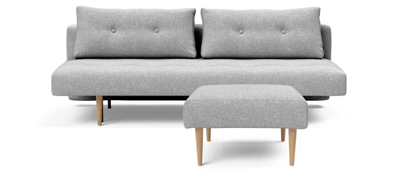 Der RECAST Hocker ist die perfekte Ergänzung zum RECAST Schlafsofa von Innovation