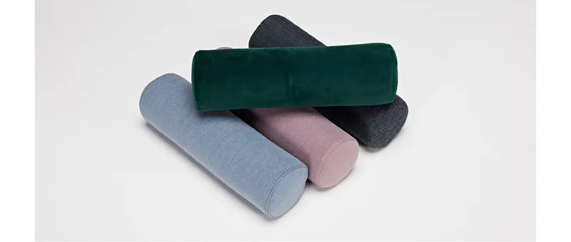 Die ZYLINDER Kissen passen hervorragend zu unseren Designer Sofas und Sesseln