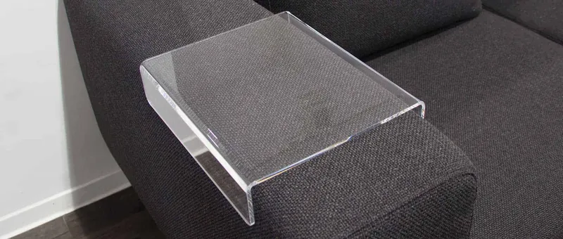 Die Acryltabletts gibt es in verschiedenen, vorgefertigten Größen und auf Wunsch auch auf Maß