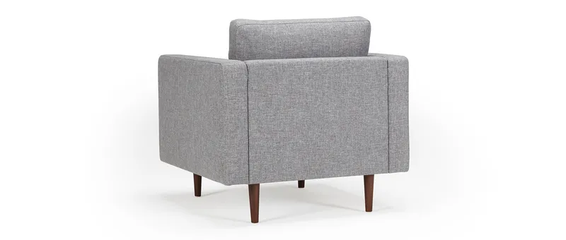 Der HALMSTAD Designer Sessel ist auch auf der Rückseite in Ihrer Stoff- oder Lederauswahl bezogen