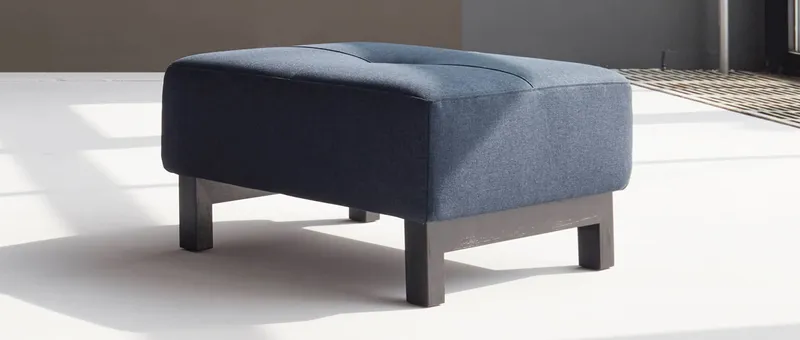 Der BIFROST DELUXE EXCESS Hocker von Innovation im Stoff Mixed Dance Blue (528)